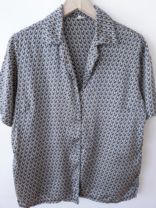 *Seide* Bluse B Typografie Blaugrau (L)
