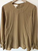 Lade das Bild in den Galerie-Viewer, *Escada* Bluse Seide Basic Khaki Ballonärmel (S-M)
