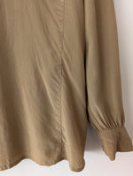 Lade das Bild in den Galerie-Viewer, *Escada* Bluse Seide Basic Khaki Ballonärmel (S-M)
