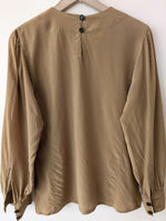 Lade das Bild in den Galerie-Viewer, *Escada* Bluse Seide Basic Khaki Ballonärmel (S-M)
