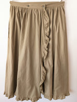 Lade das Bild in den Galerie-Viewer, *Handmade* Rock Rüschen Skandi Khaki (M-L)
