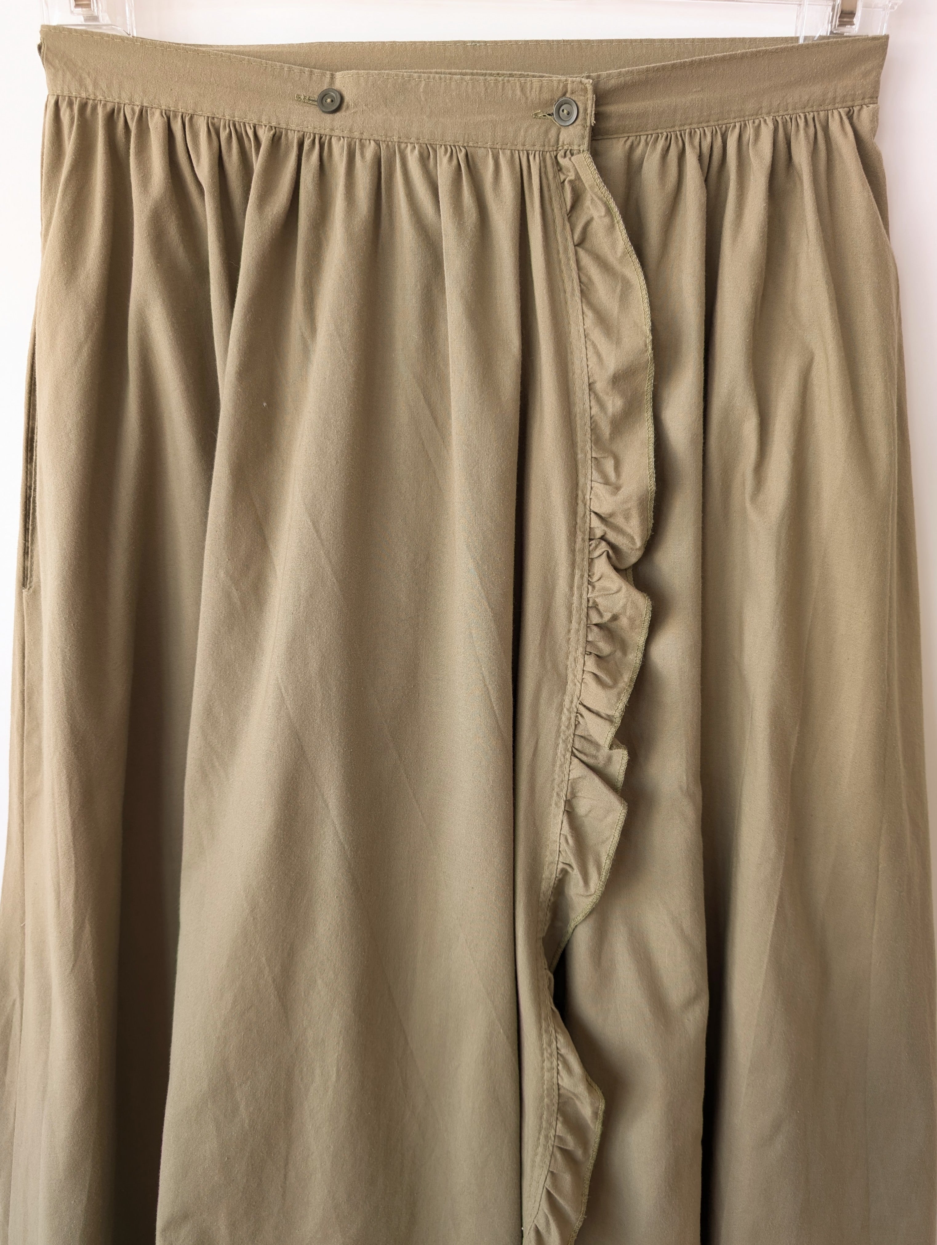 *Handmade* Rock Rüschen Skandi Khaki (M-L)