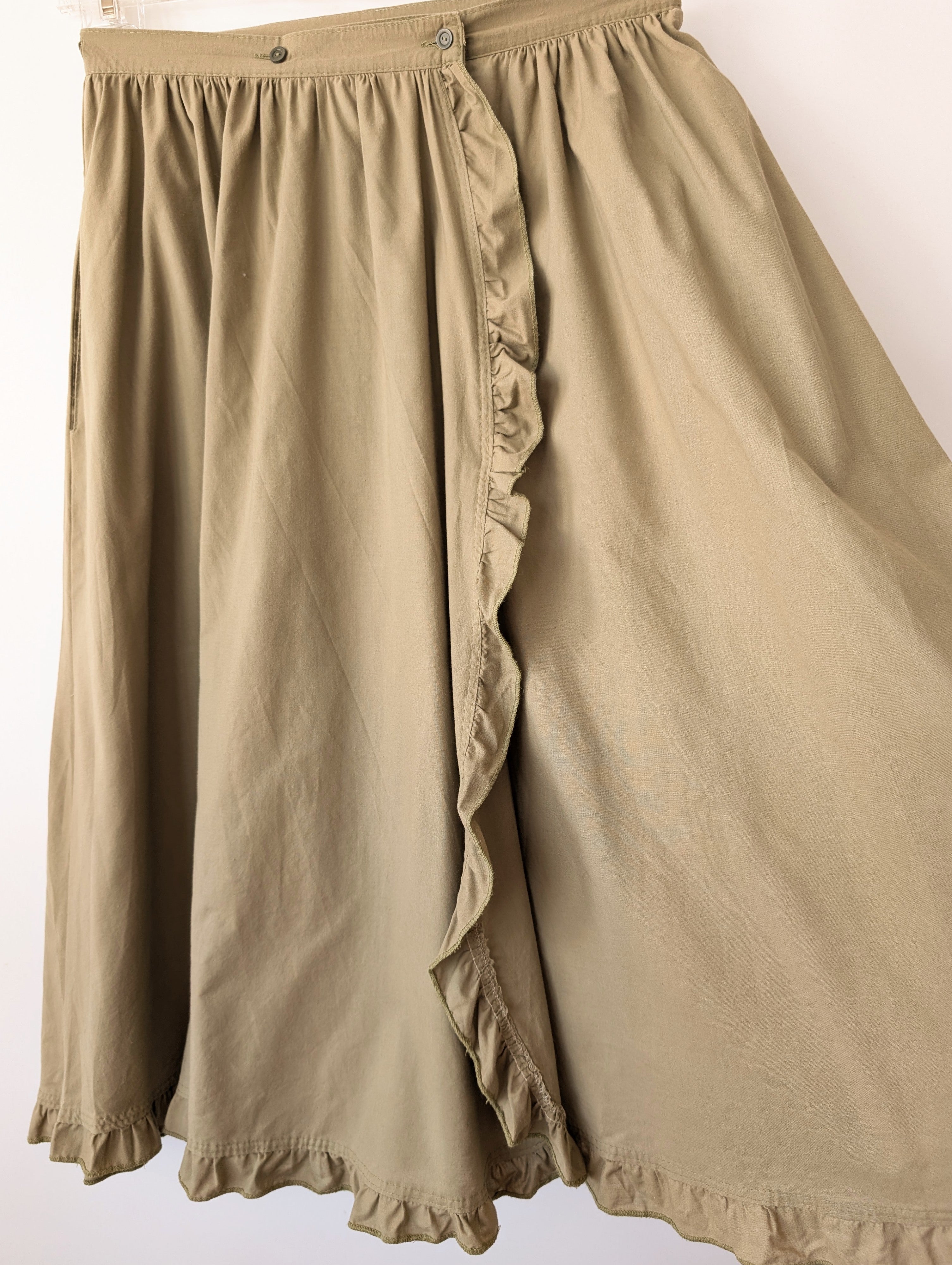 *Handmade* Rock Rüschen Skandi Khaki (M-L)