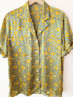 Lade das Bild in den Galerie-Viewer, *Seide* Bluse Bohemian Print Rauchblau (XL)
