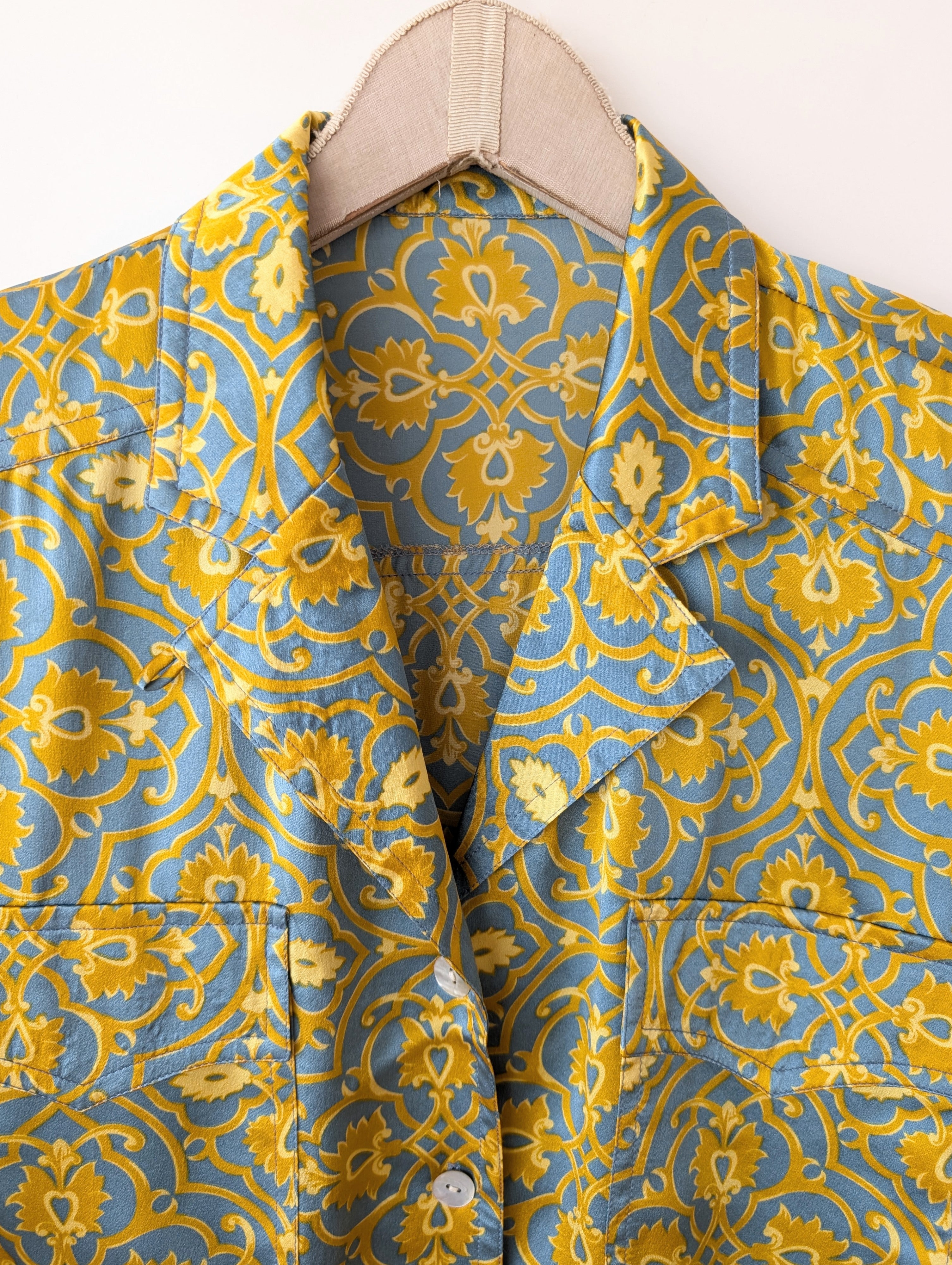 *Seide* Bluse Bohemian Print Rauchblau (XL)