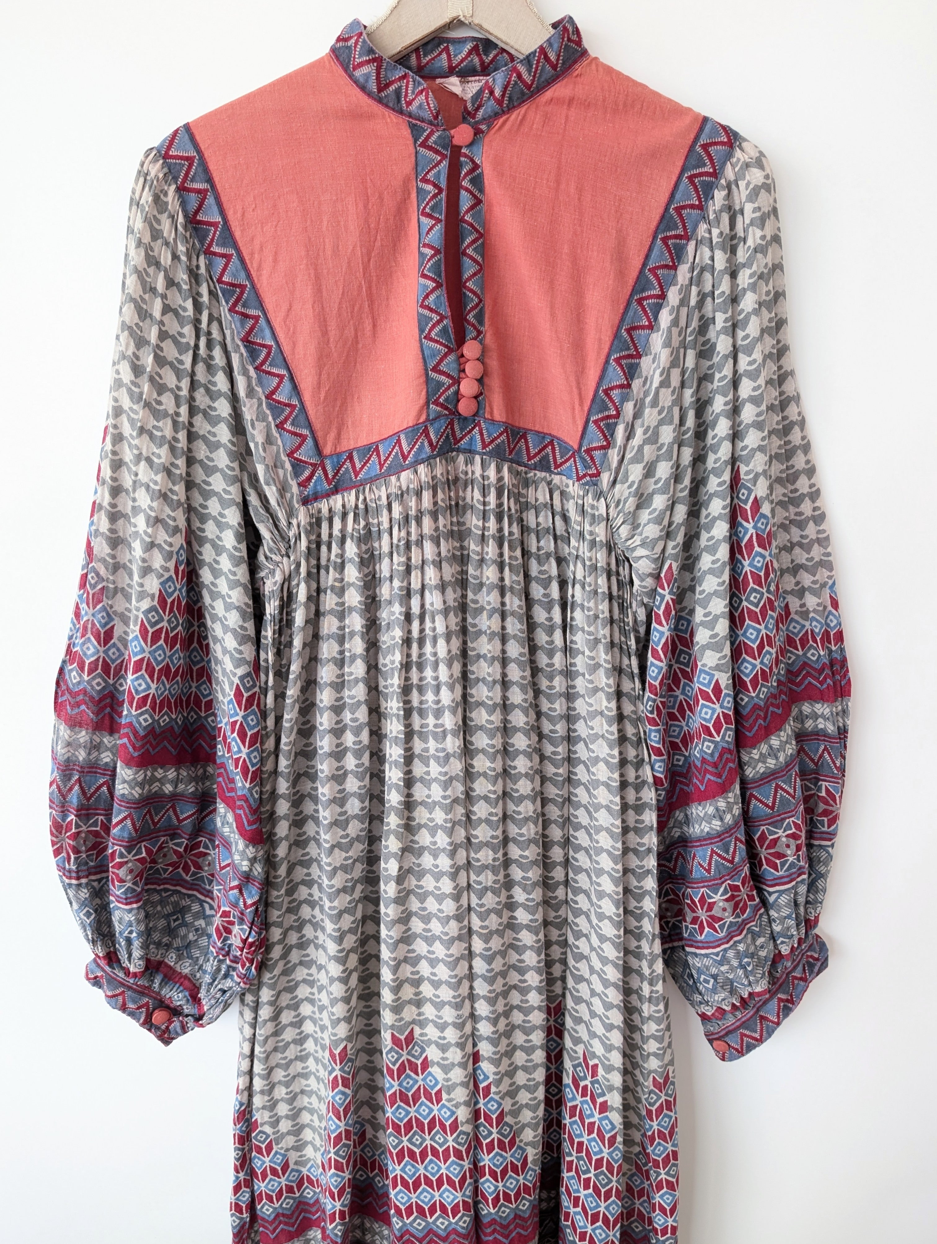 Kleid 70s Bohemian Print Ballonärmel (M)