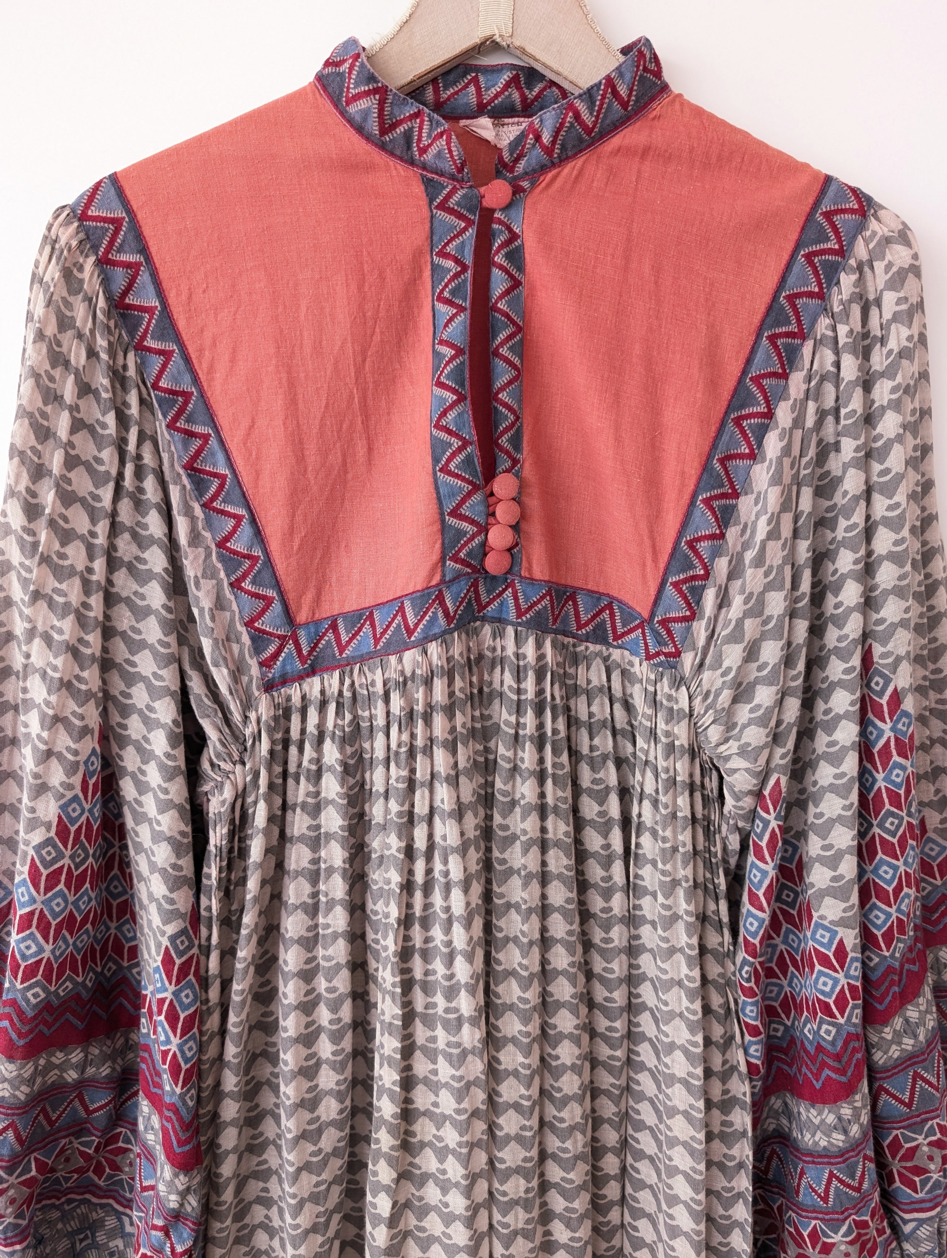 Kleid 70s Bohemian Print Ballonärmel (M)