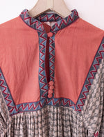 Lade das Bild in den Galerie-Viewer, Kleid 70s Bohemian Print Ballonärmel (M)
