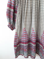 Lade das Bild in den Galerie-Viewer, Kleid 70s Bohemian Print Ballonärmel (M)
