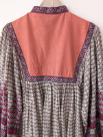 Lade das Bild in den Galerie-Viewer, Kleid 70s Bohemian Print Ballonärmel (M)
