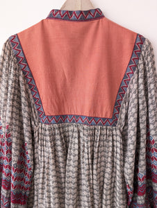 Kleid 70s Bohemian Print Ballonärmel (M)