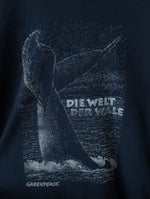 Lade das Bild in den Galerie-Viewer, *Greenpeace* Shirt Die Welt Der Wale (XL)
