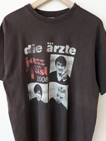 Lade das Bild in den Galerie-Viewer, Die Ärzte Bandshirt 2008 Jazzfäst Tour (L)
