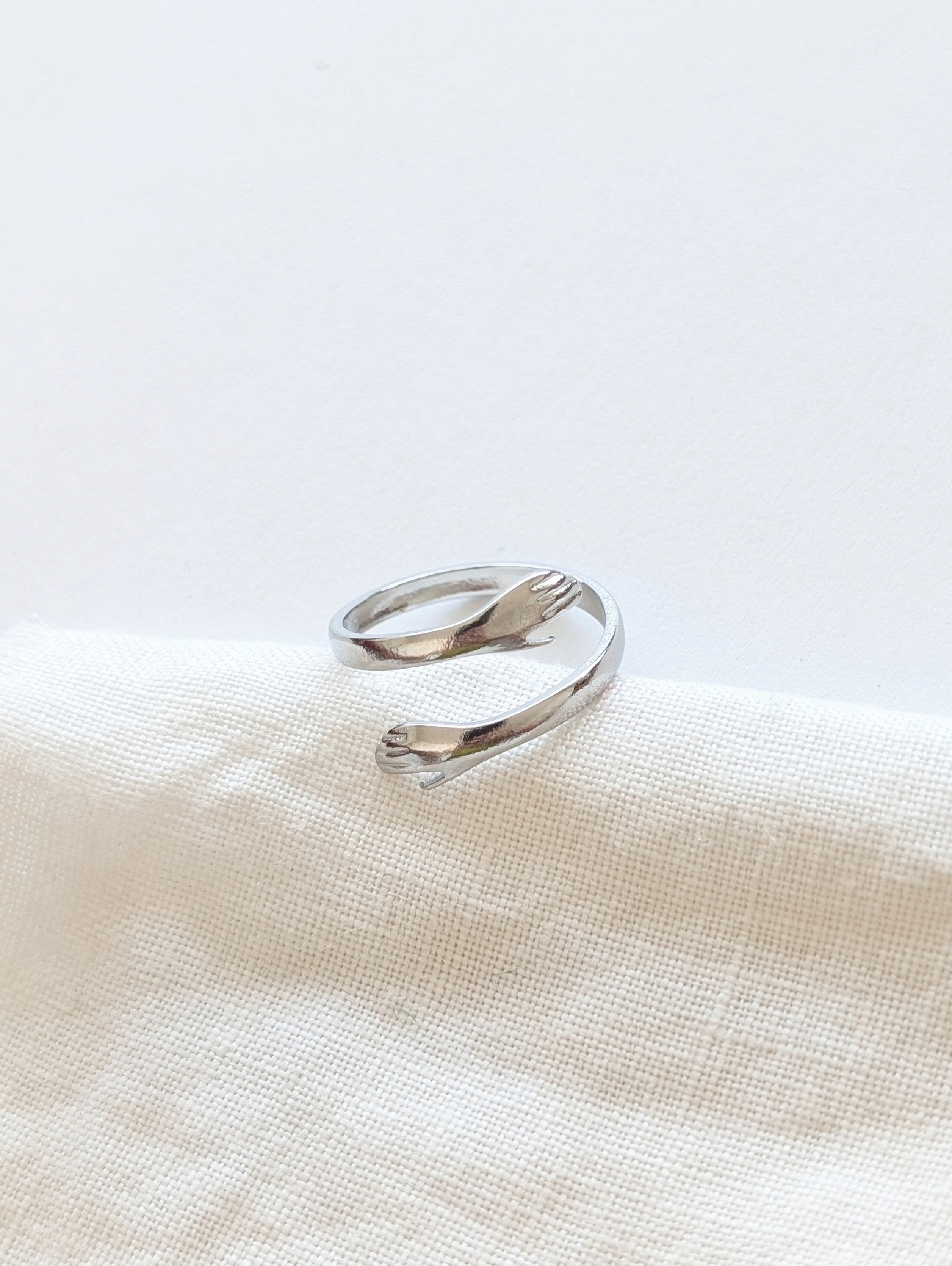 Ring 14k Silber Hug Hands