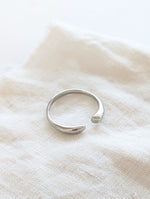 Lade das Bild in den Galerie-Viewer, Ring 14k Silber Puristic
