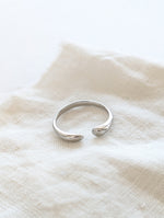 Lade das Bild in den Galerie-Viewer, Ring 14k Silber Puristic

