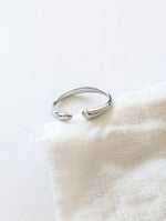 Lade das Bild in den Galerie-Viewer, Ring 14k Silber Puristic
