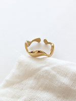 Lade das Bild in den Galerie-Viewer, Ring 14k Gold Heavy Waves
