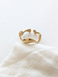 Ring 14k Gold Heavy Waves