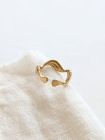 Lade das Bild in den Galerie-Viewer, Ring 14k Gold Heavy Waves
