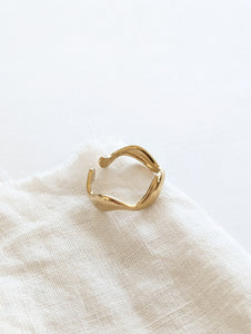 Ring 14k Gold Heavy Waves
