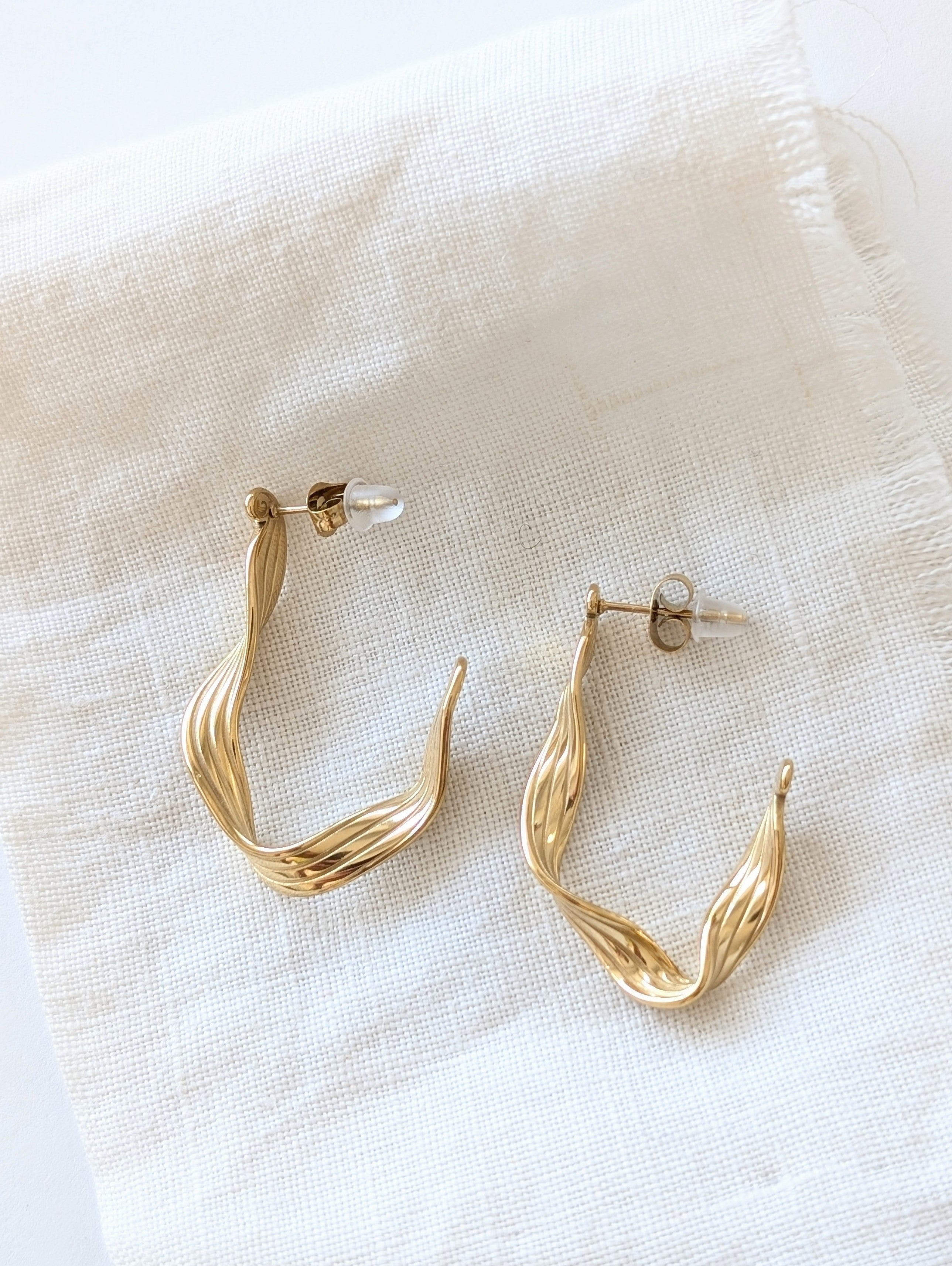 Creolen Irregular Twist 14k Gold
