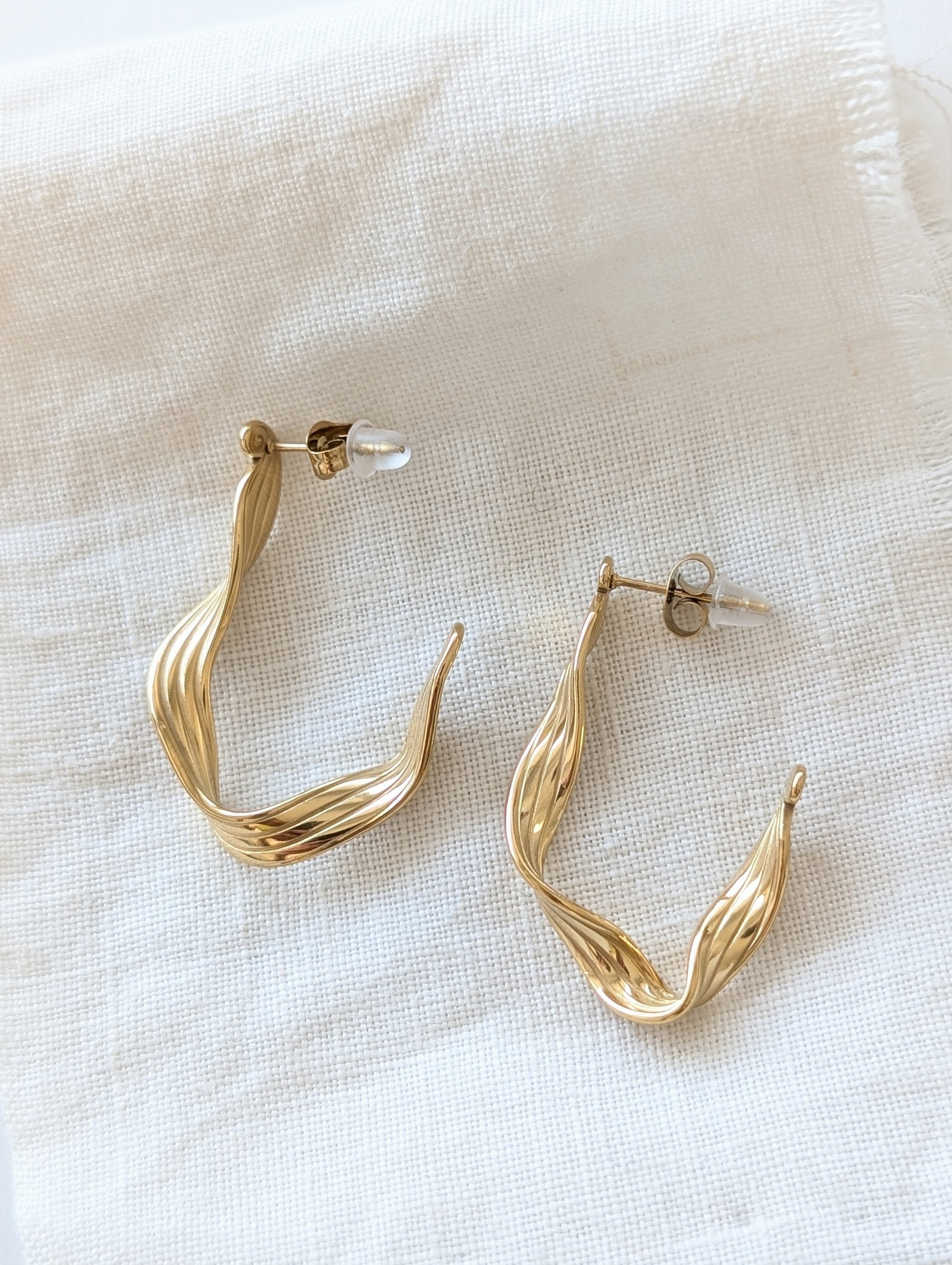 Creolen Irregular Twist 14k Gold