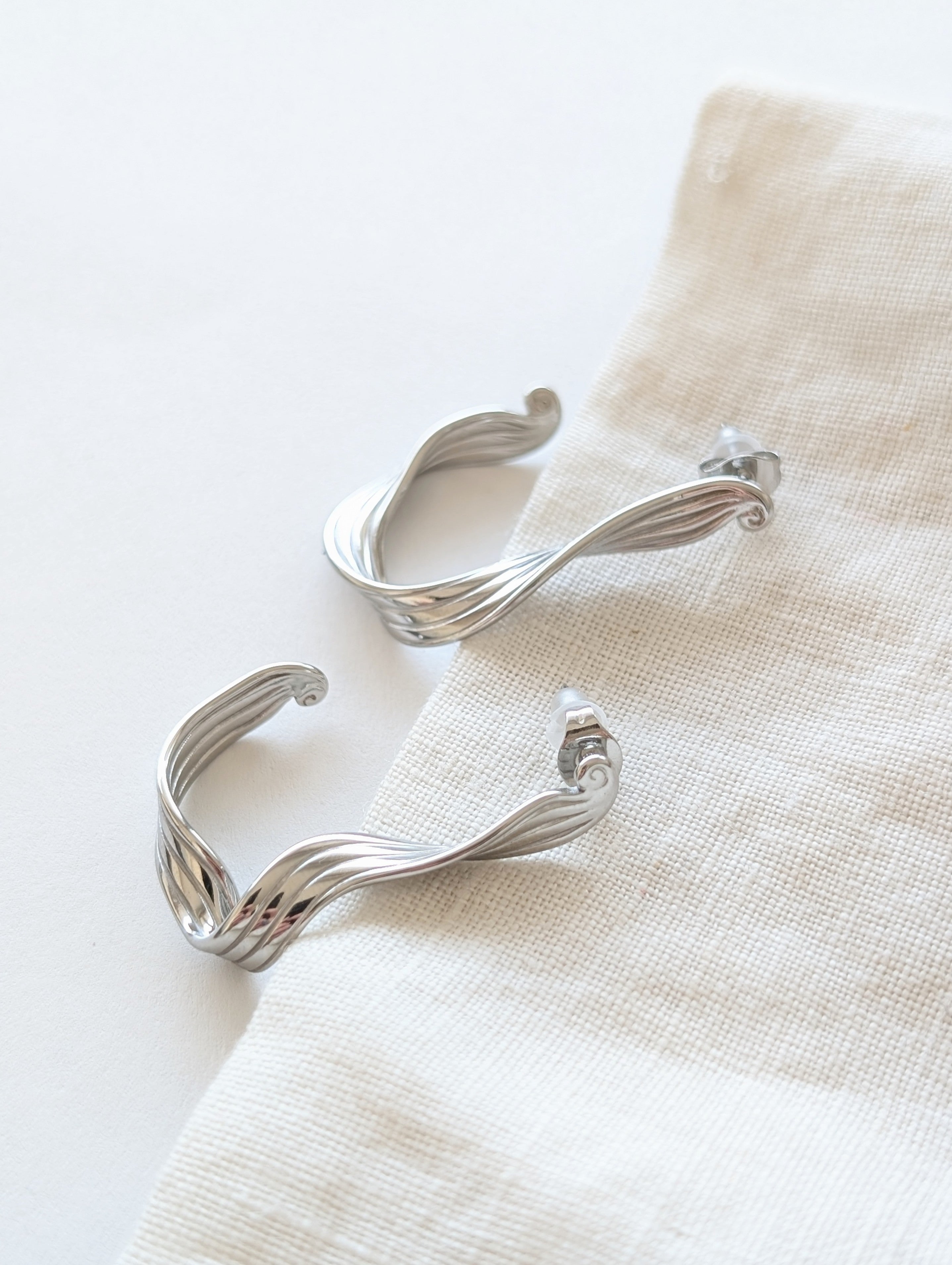 Creolen Irregular Twist 14k Silber