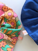 Lade das Bild in den Galerie-Viewer, Scrunchie Upcycling 70s Pastell Blumen
