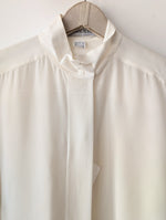 Lade das Bild in den Galerie-Viewer, *Seide* RARE Bluse Basic Schleife Creme (M)
