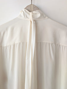 *Seide* RARE Bluse Basic Schleife Creme (M)
