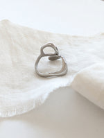 Lade das Bild in den Galerie-Viewer, Ring 14k Silber Organic Circle
