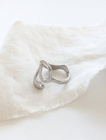 Lade das Bild in den Galerie-Viewer, Ring 14k Silber Organic Circle
