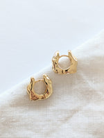 Lade das Bild in den Galerie-Viewer, Creolen 14k Gold Chunky
