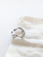Lade das Bild in den Galerie-Viewer, Ring 14k Silber Heavy Waves
