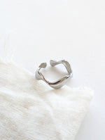 Lade das Bild in den Galerie-Viewer, Ring 14k Silber Heavy Waves
