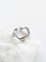 Lade das Bild in den Galerie-Viewer, Ring 14k Silber Heavy Waves
