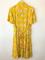 Lade das Bild in den Galerie-Viewer, Kleid 90s Blumen Print Gelb Pink (S-M)
