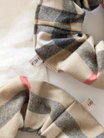 Lade das Bild in den Galerie-Viewer, *Burberry* Scrunchie Upcycling Nova Check
