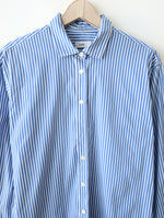 Lade das Bild in den Galerie-Viewer, *Closed* Bluse Nadelstreifen Blau Manschetten (M)
