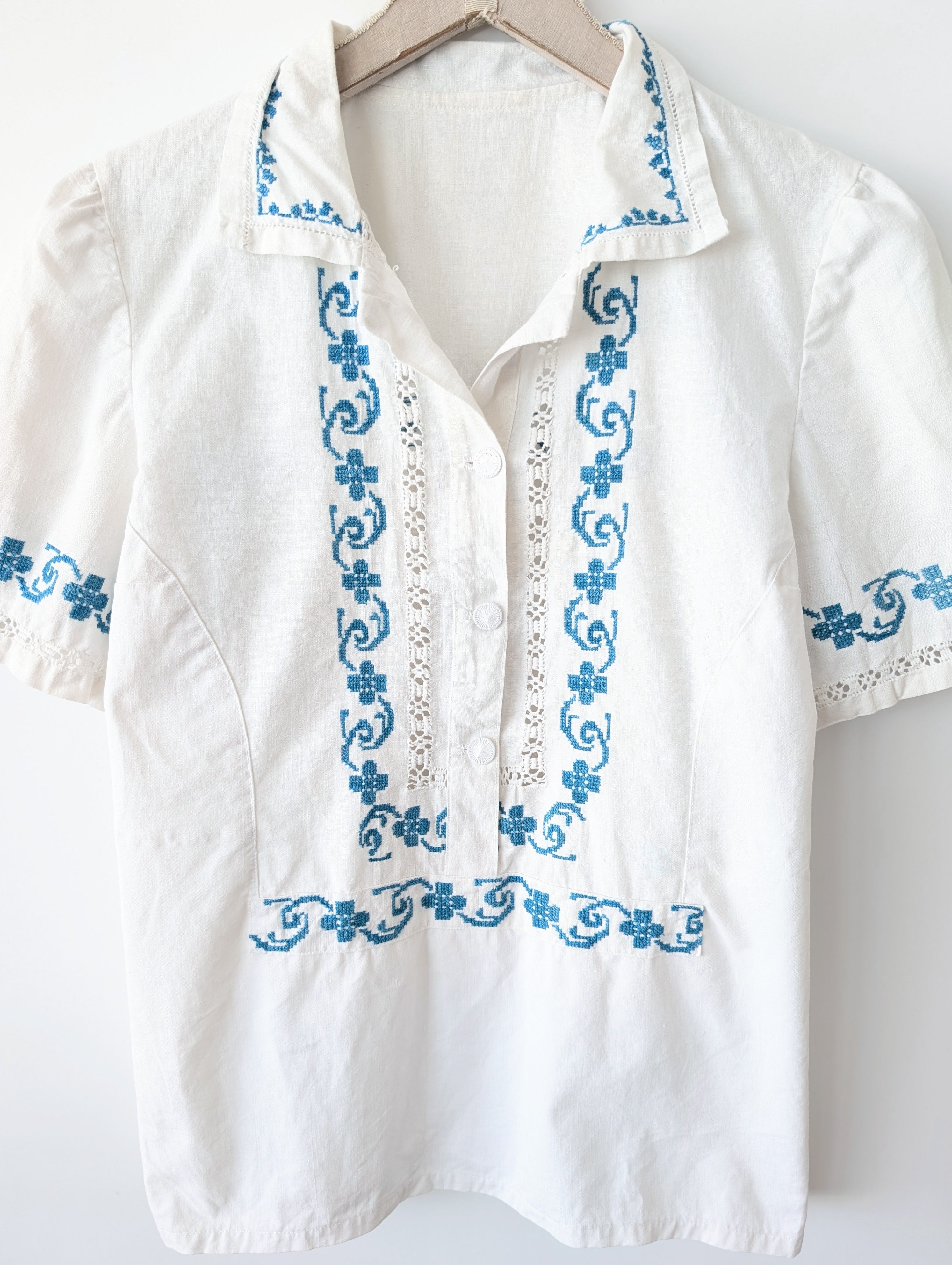 *Leinen* RARE Bluse Folklore Handmade Stickerei (M-L)
