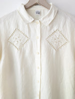 Lade das Bild in den Galerie-Viewer, *Leinen* Bluse Bohemian Lochspitze Creme (M-L)
