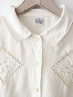 Lade das Bild in den Galerie-Viewer, *Leinen* Bluse Bohemian Lochspitze Creme (M-L)
