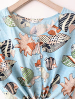 Lade das Bild in den Galerie-Viewer, Bluse Cropped Fisch &amp; Muschel Print (XXL)
