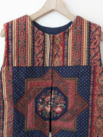 Lade das Bild in den Galerie-Viewer, Quilt Steppweste Bohemian Paisley Print (XL)
