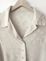 Lade das Bild in den Galerie-Viewer, *Escada* Bluse Seide Blumen Logo Stick (M)
