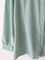 Lade das Bild in den Galerie-Viewer, *Seide* Bluse Premium Basic Mint Pastell (XXL)
