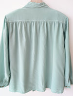 Lade das Bild in den Galerie-Viewer, *Seide* Bluse Premium Basic Mint Pastell (XXL)
