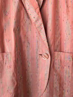 Lade das Bild in den Galerie-Viewer, *Wildseide* Blazer 80s Altrosa Nadelstreifen (M-XL)
