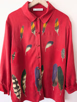 Lade das Bild in den Galerie-Viewer, *Kupferseide* Bluse 80s Feder Print (XL)
